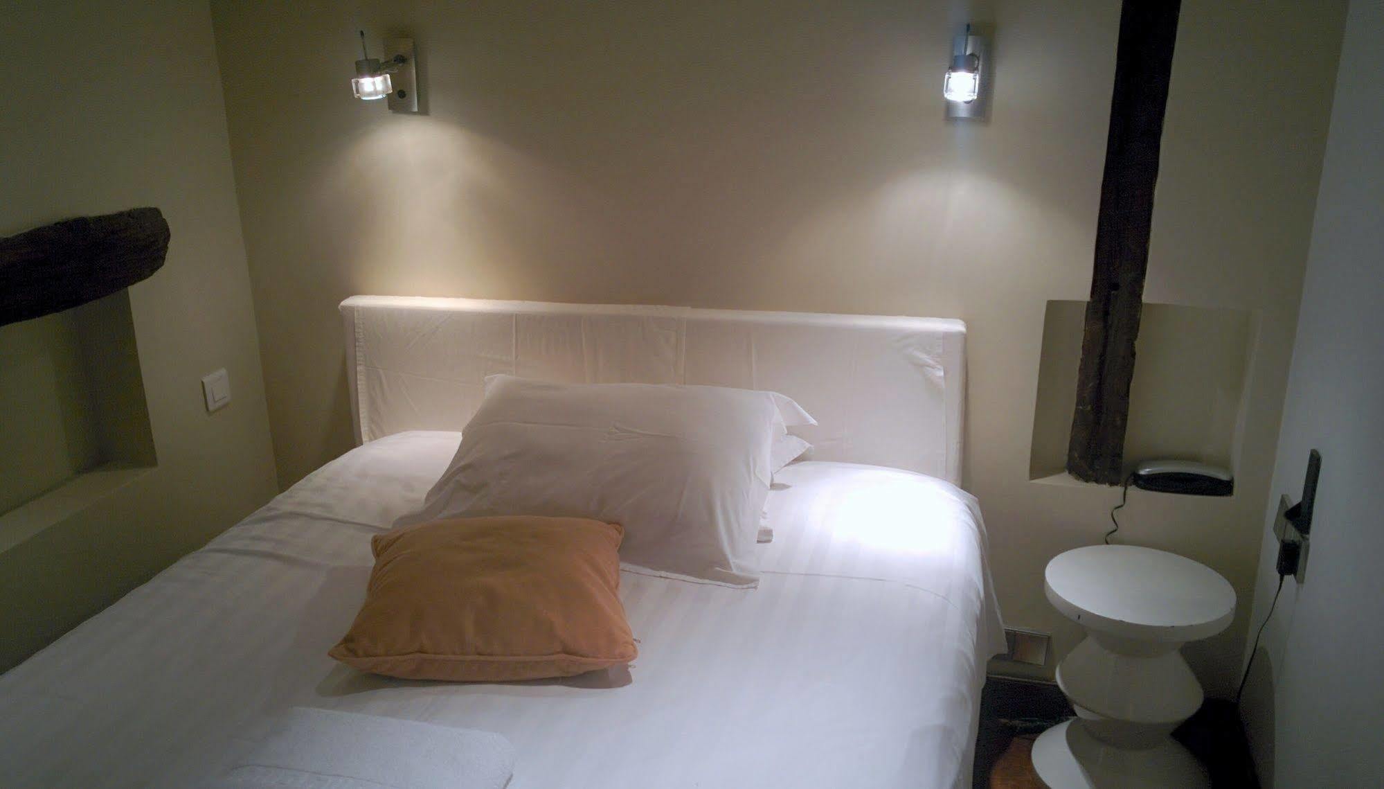 Hotel Boutique De La Place Des Vosges 3*