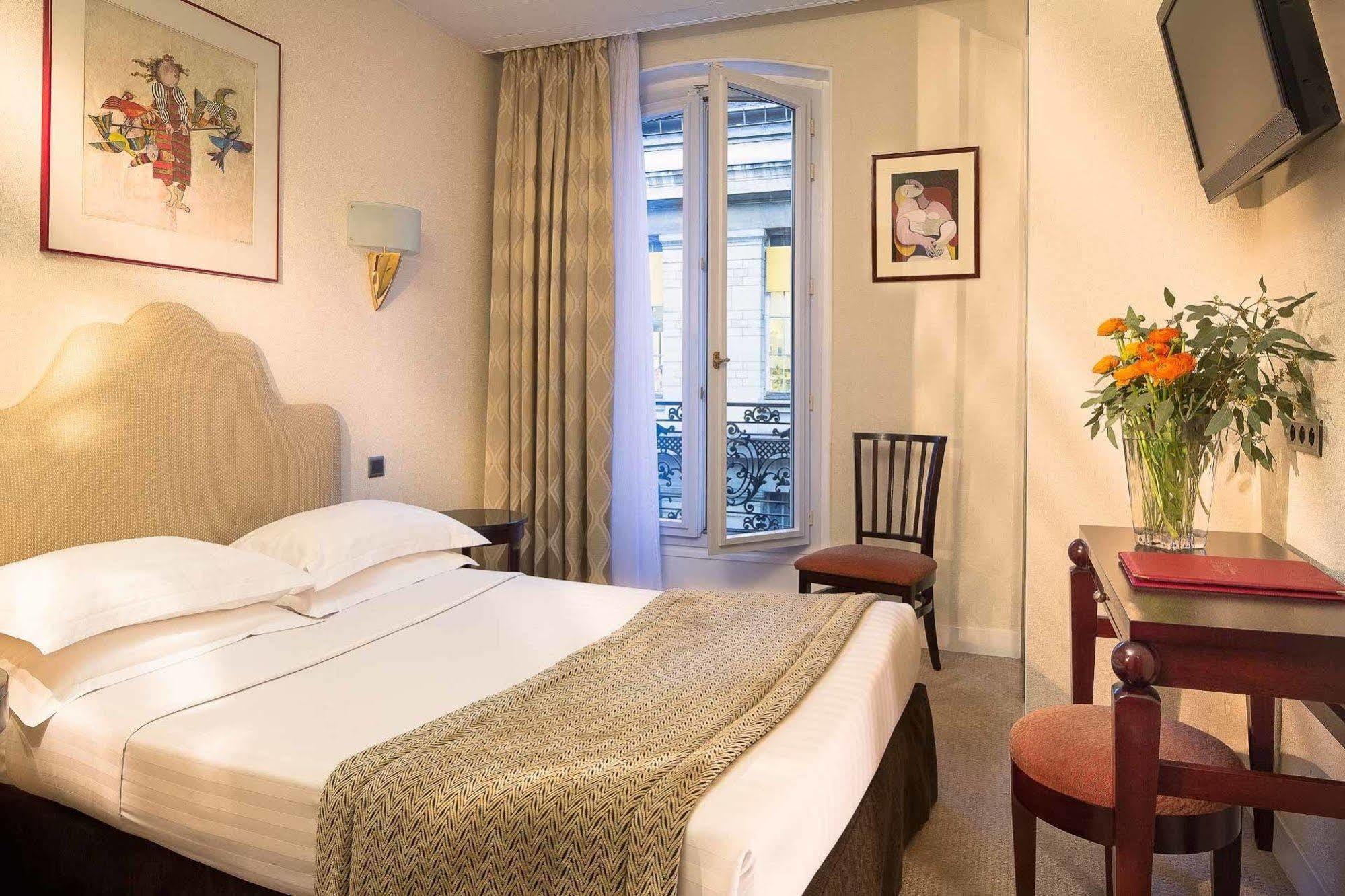 Hotel Delavigne 3*