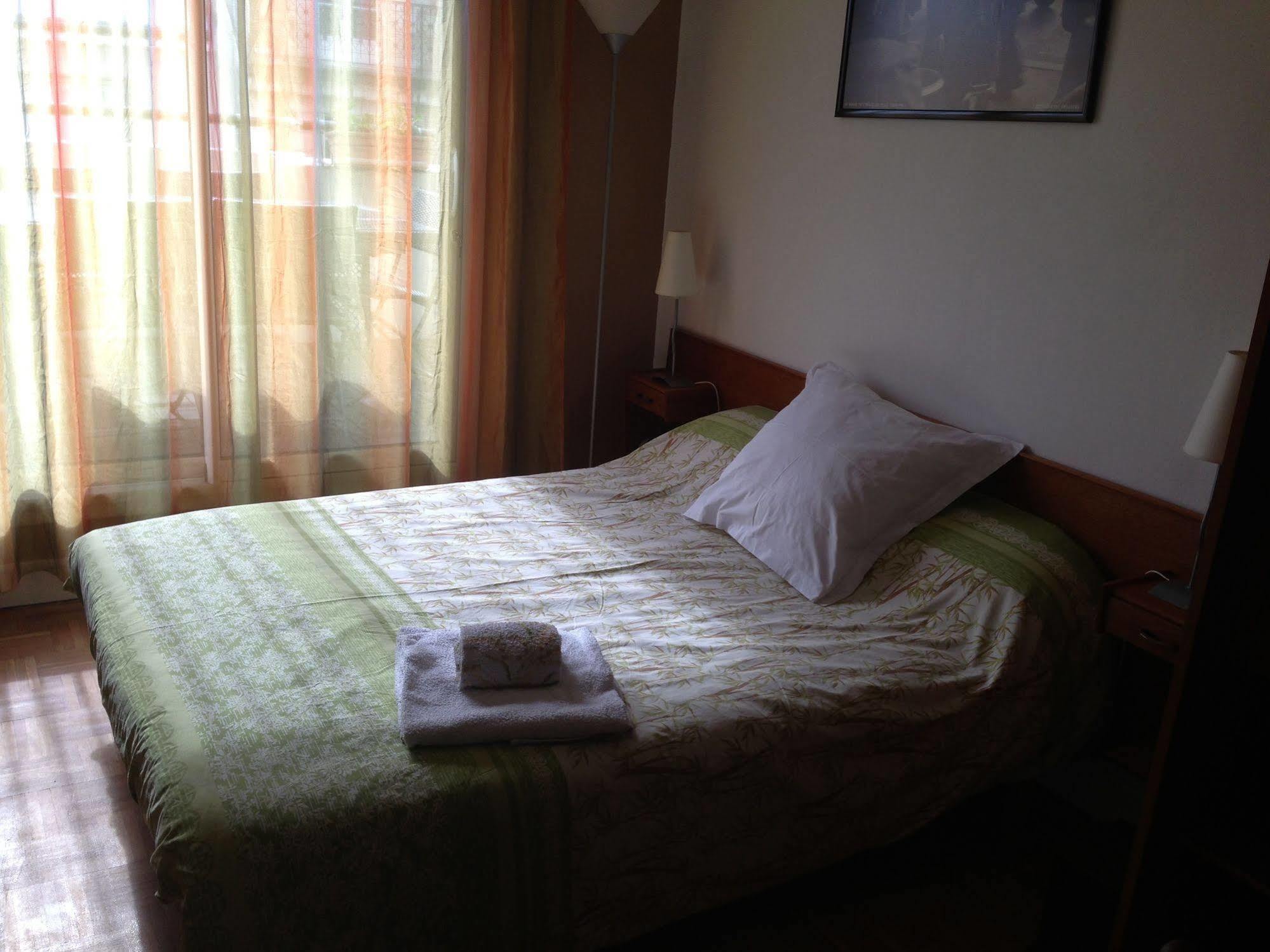 D'amis - D'hotes-b&b-guest House Acomodação com café da manhã 