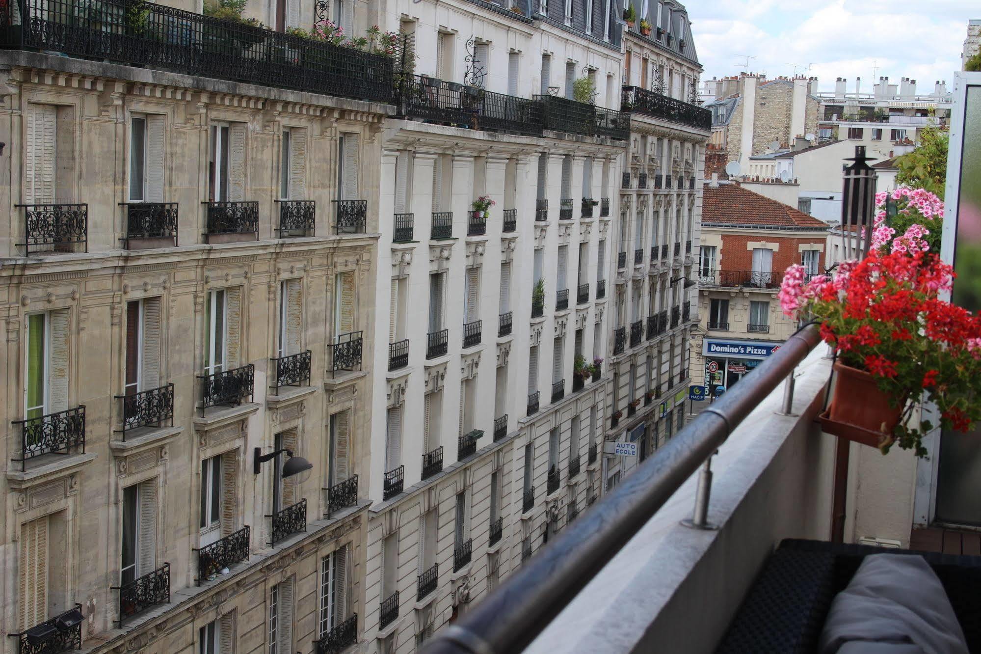 Acomodação com café da manhã  D'amis - D'hotes-b&b-guest House Paris