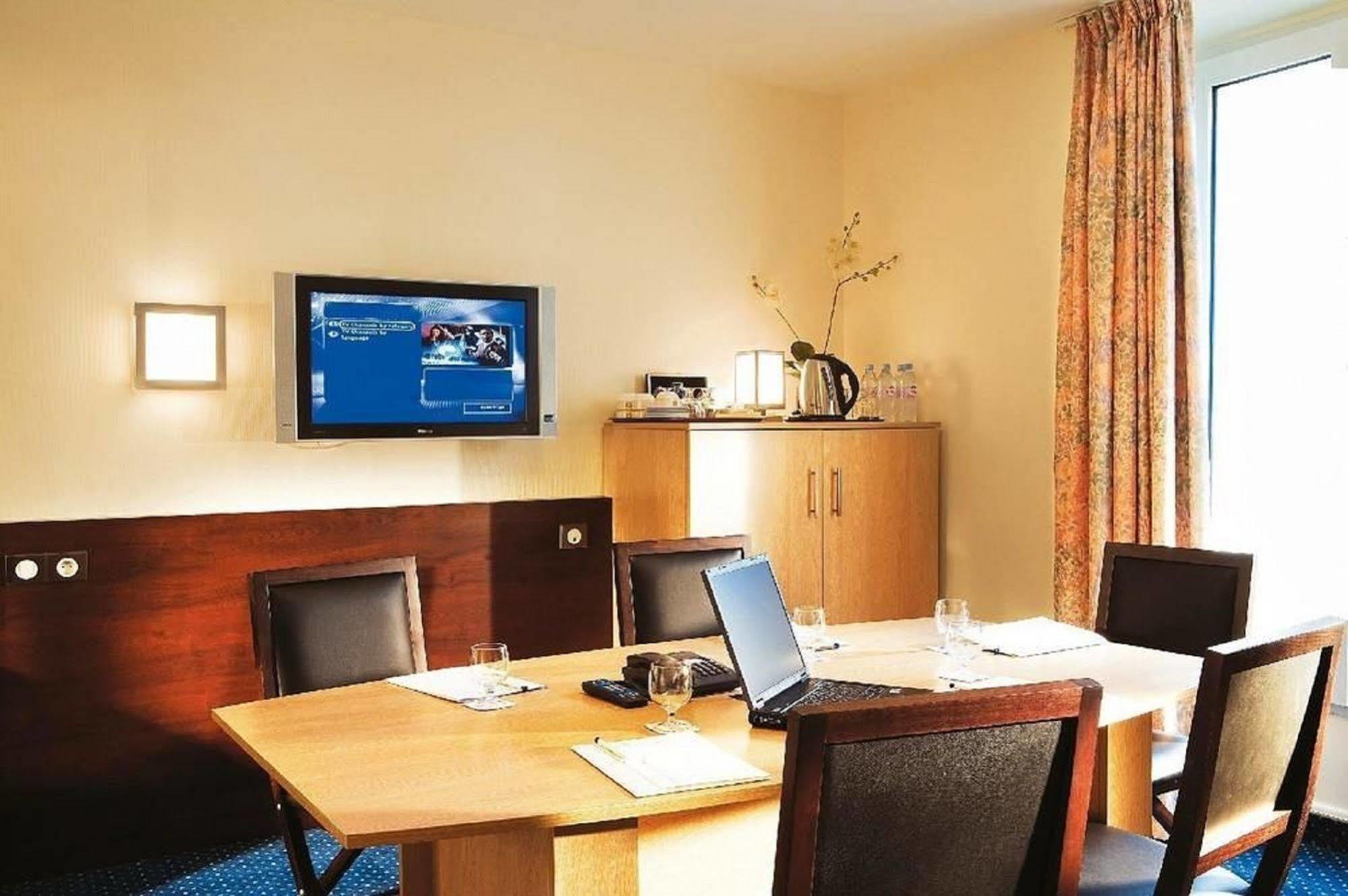 Hotel Terminus Montparnasse Paris