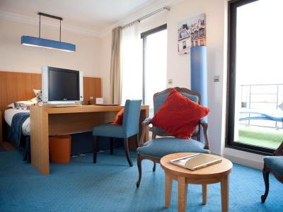 Hotel Westside Arc De Triomphe 4*