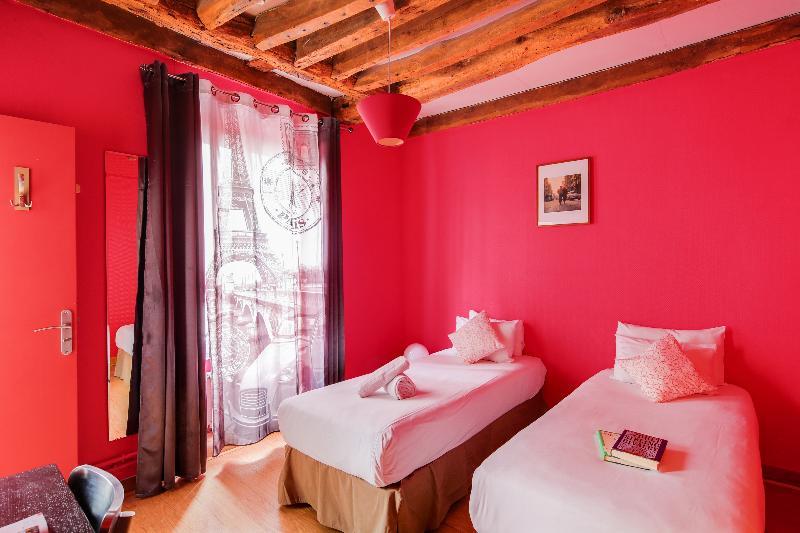 Albergue Le Village Montmartre By Hiphophostels Paris