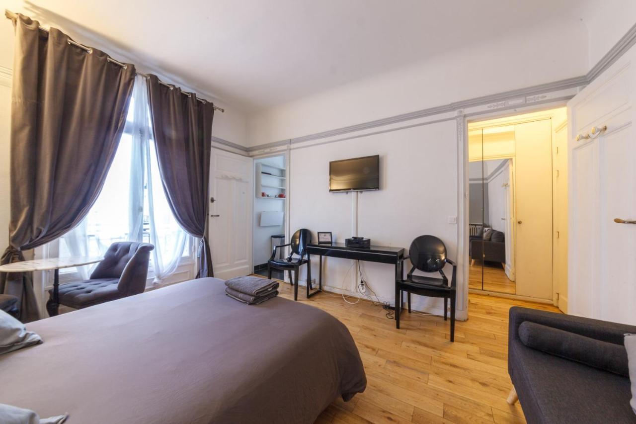 Private Studio - Avenue Des Champs-elysées Paris