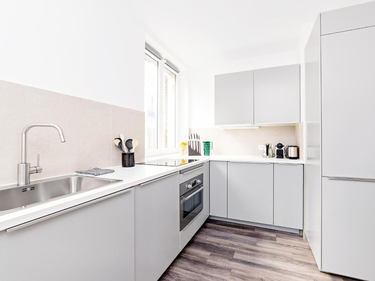 Livinparis - Luxury 3&4 Bedrooms Montmartre I *