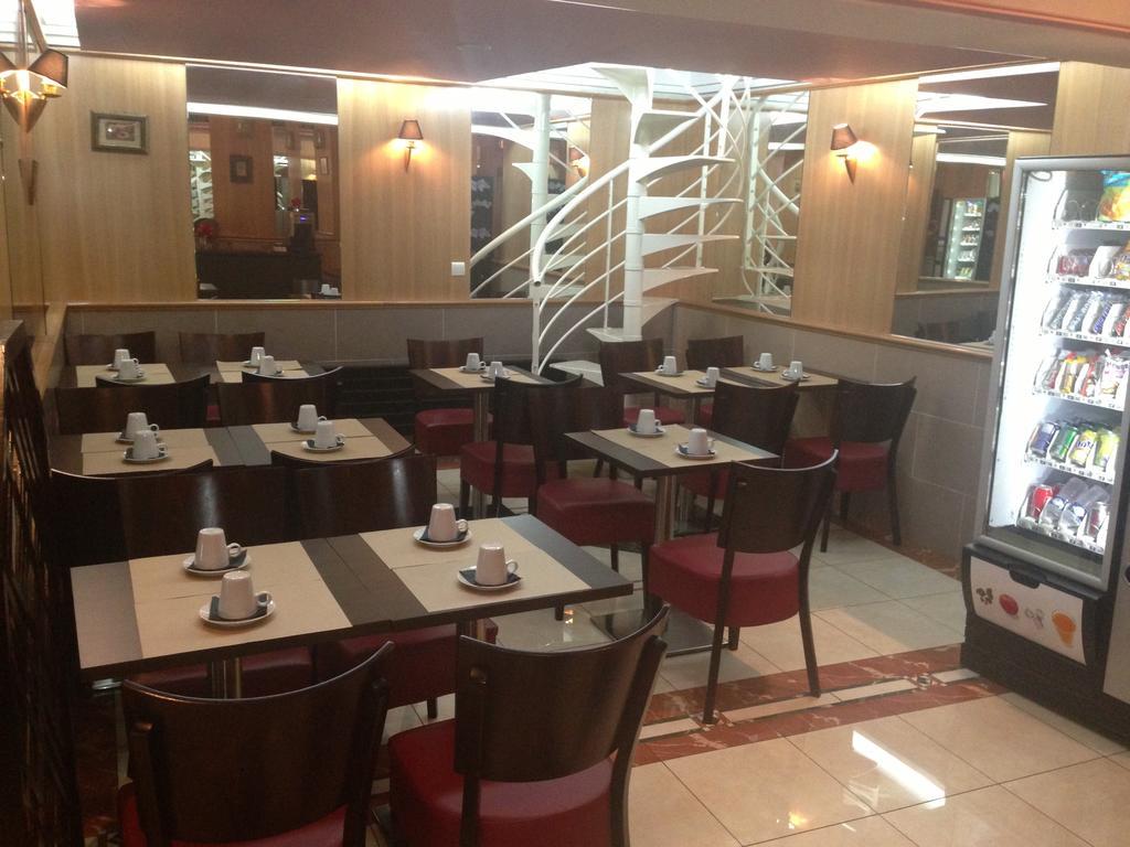 Hotel Le Clery Paris