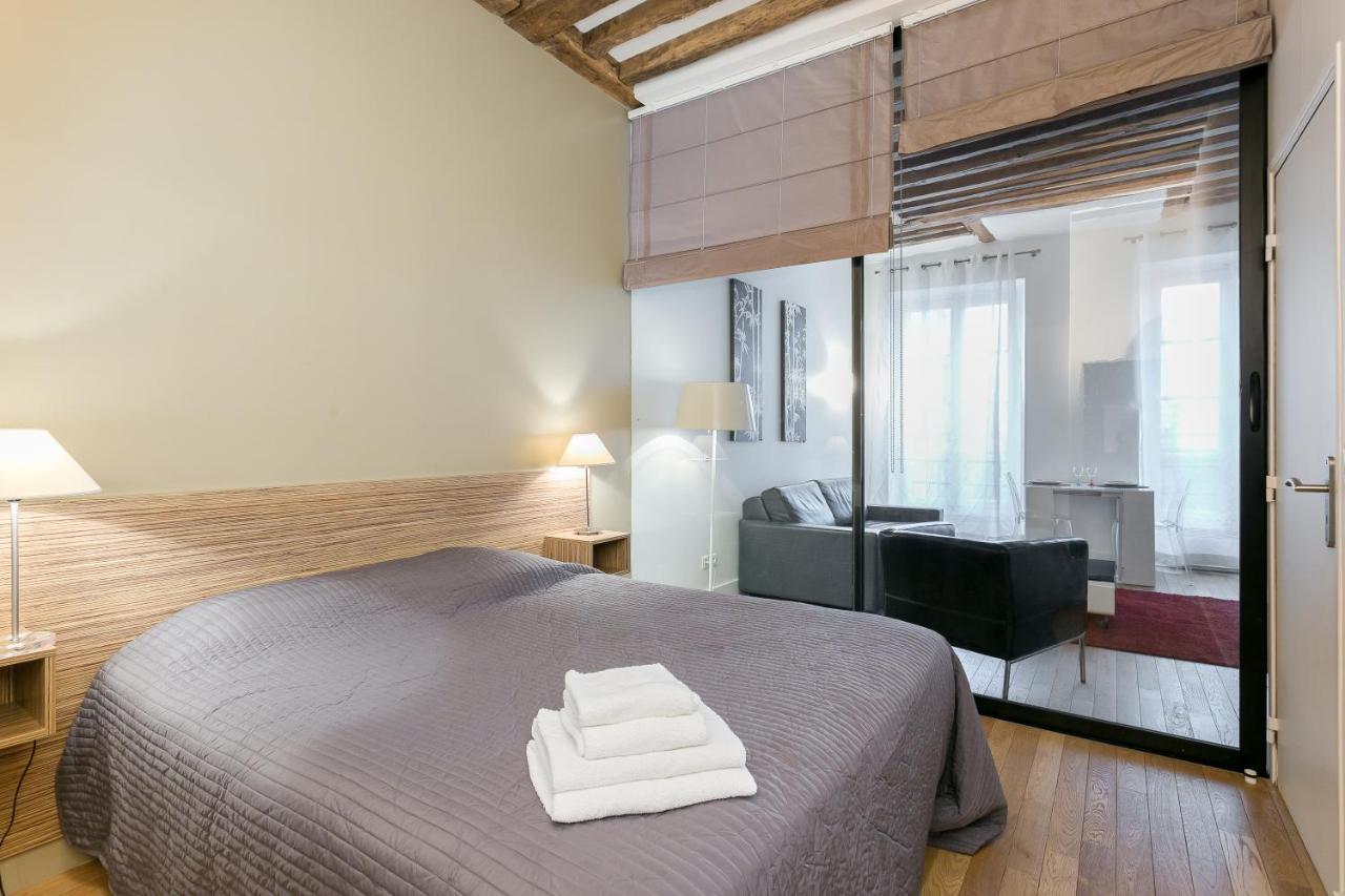 Appartement Turenne Place Sainte Catherine Paris