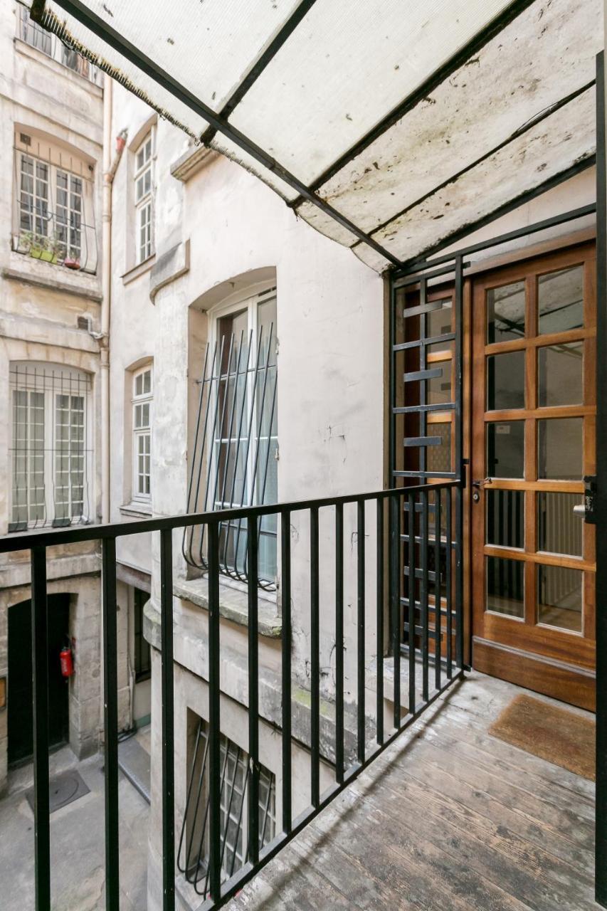 Appartement Turenne Place Sainte Catherine Paris