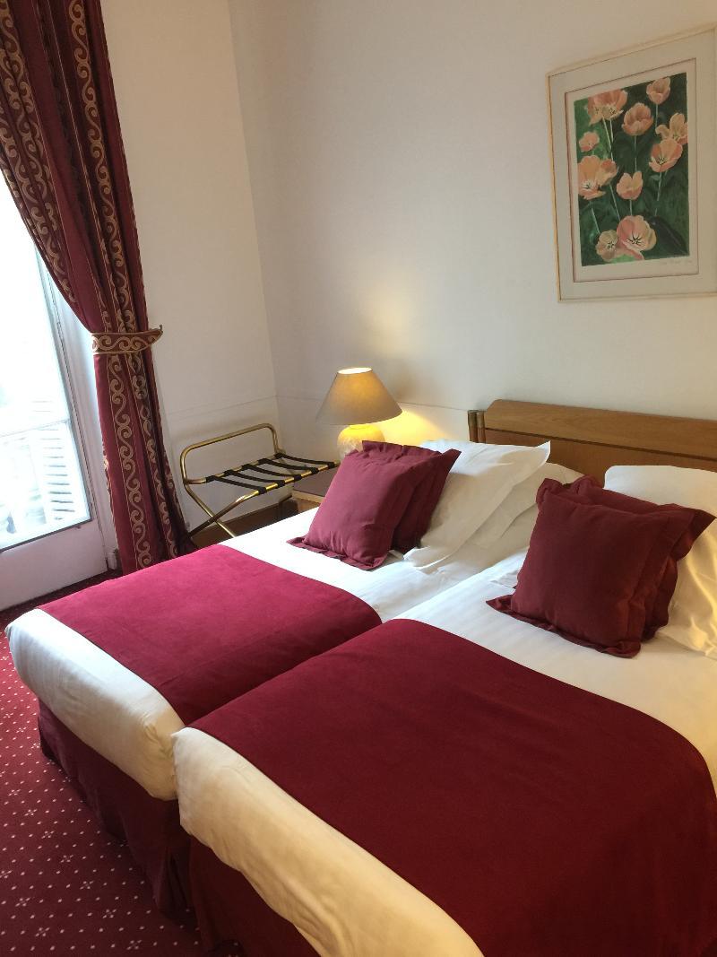Royal Elysées Hotel