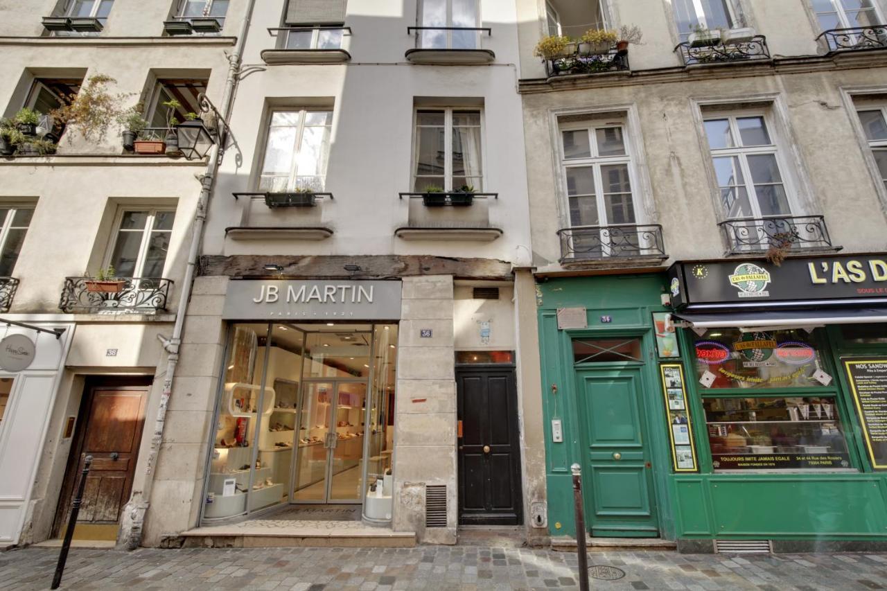 Marais-rue Des Rosiers Id 24 *