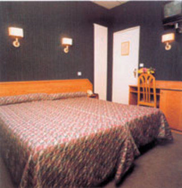 Hipotel Lilas Gambetta Hotel Paris
