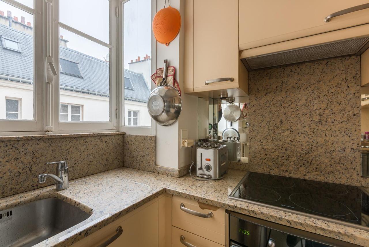 Apartment Veeve - Charming Mirabeau Paris