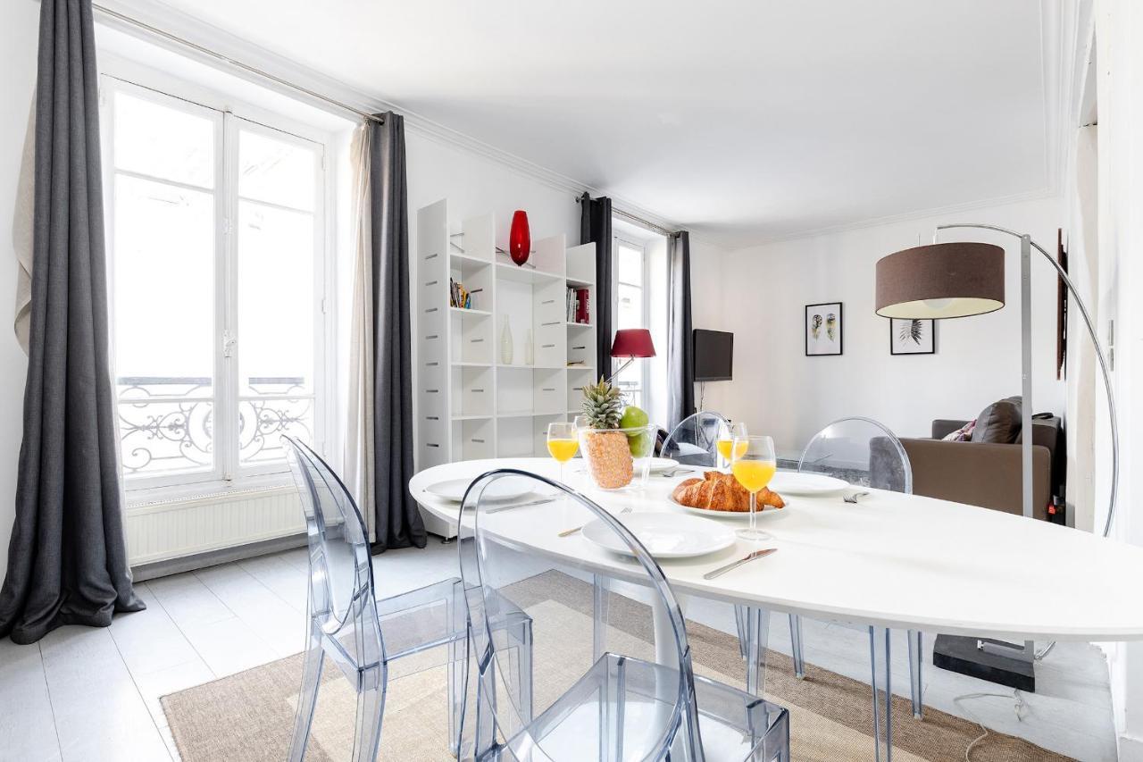 Apartment Central Paris - Eiffel Tower View Apartment - 30 Nuits Min
