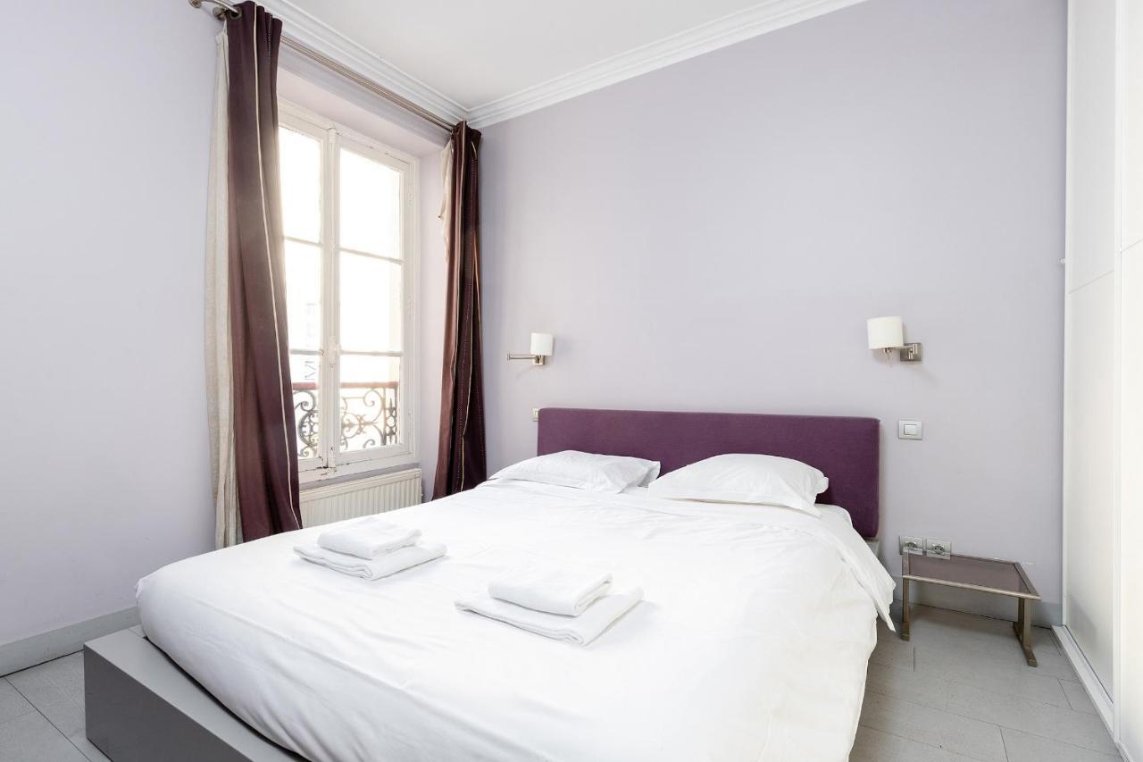 Apartment Central Paris - Eiffel Tower View Apartment - 30 Nuits Min