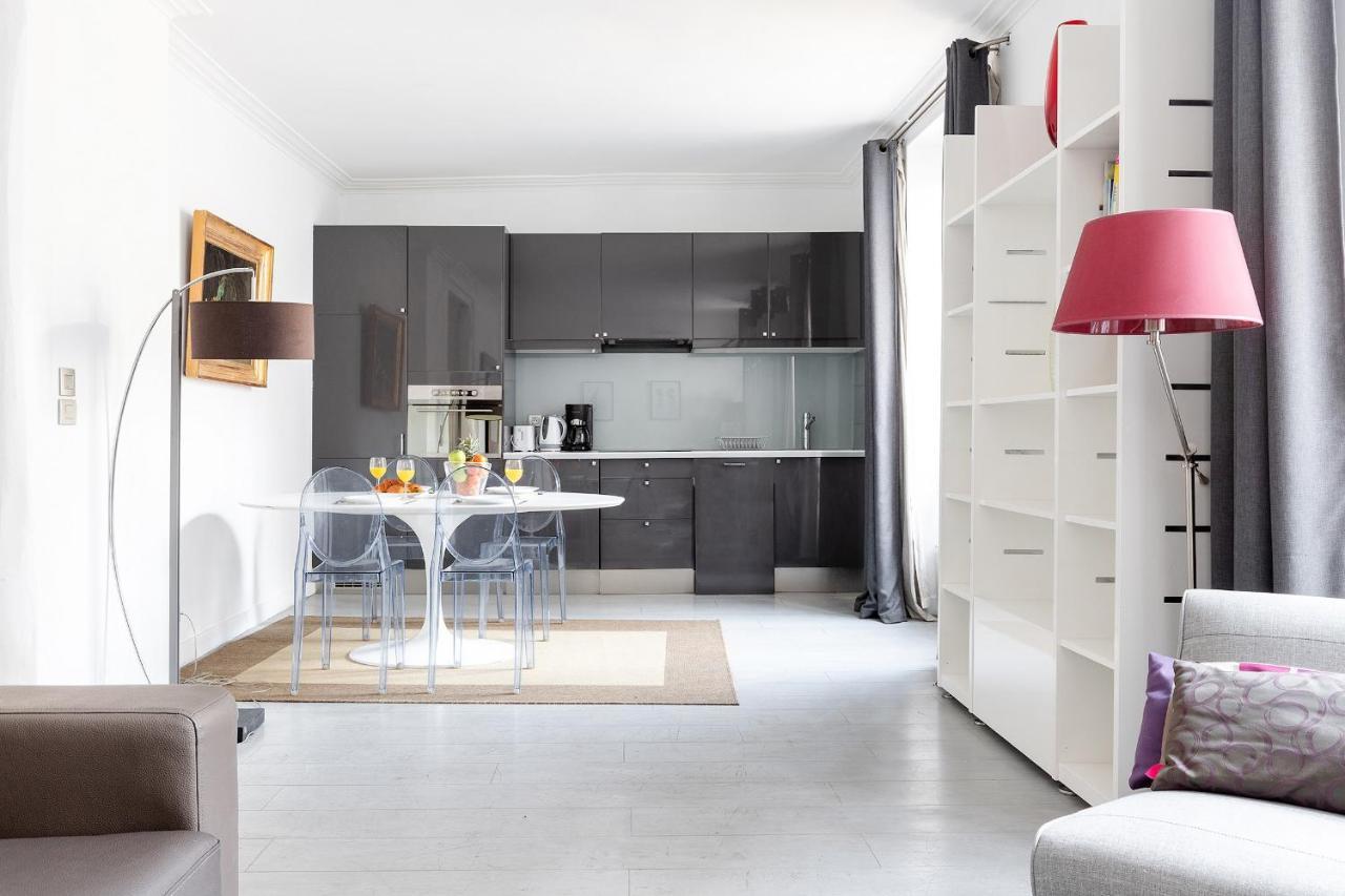 Central Paris - Eiffel Tower View Apartment - 30 Nuits Min *