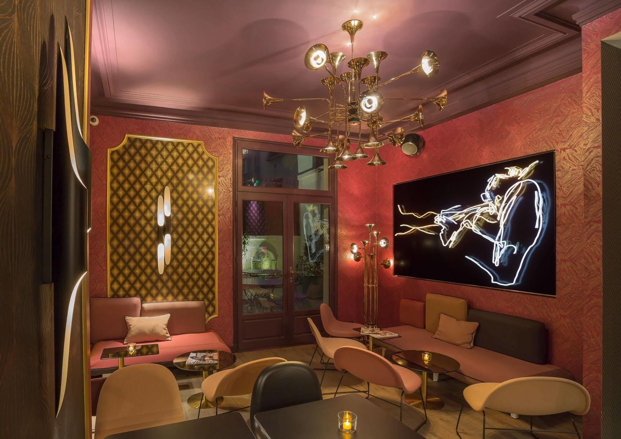Idol Hotel