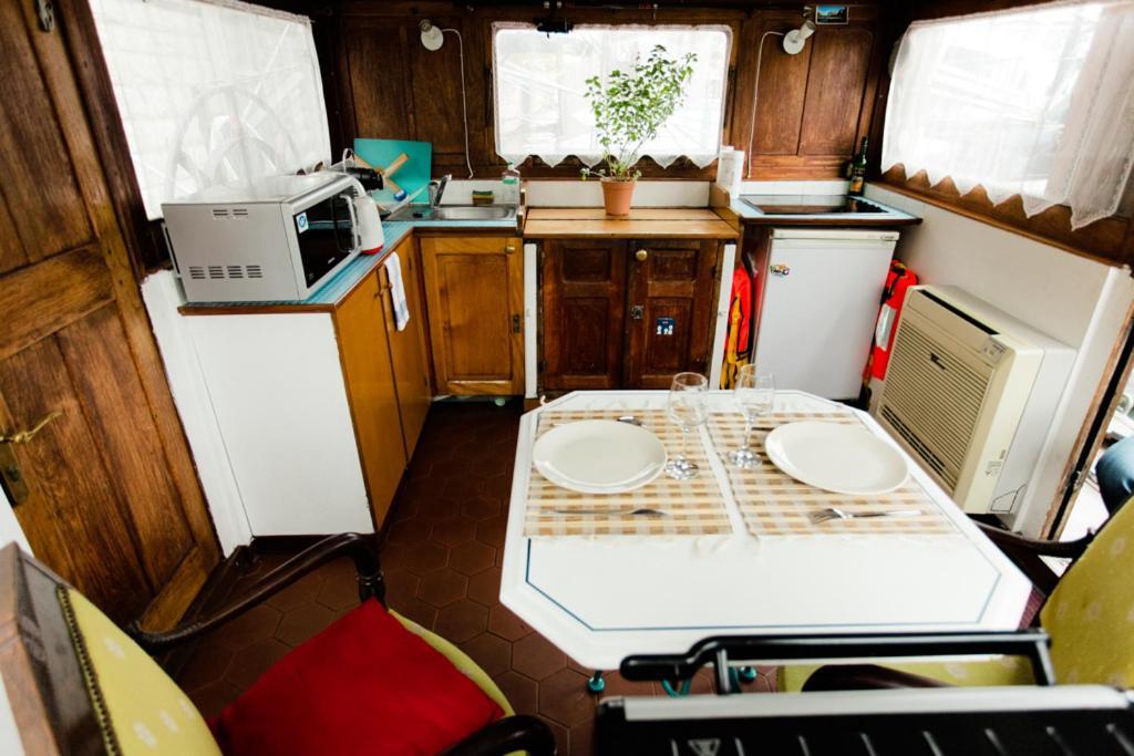 Péniche - Le Nénuphar Bateau-hôtel *