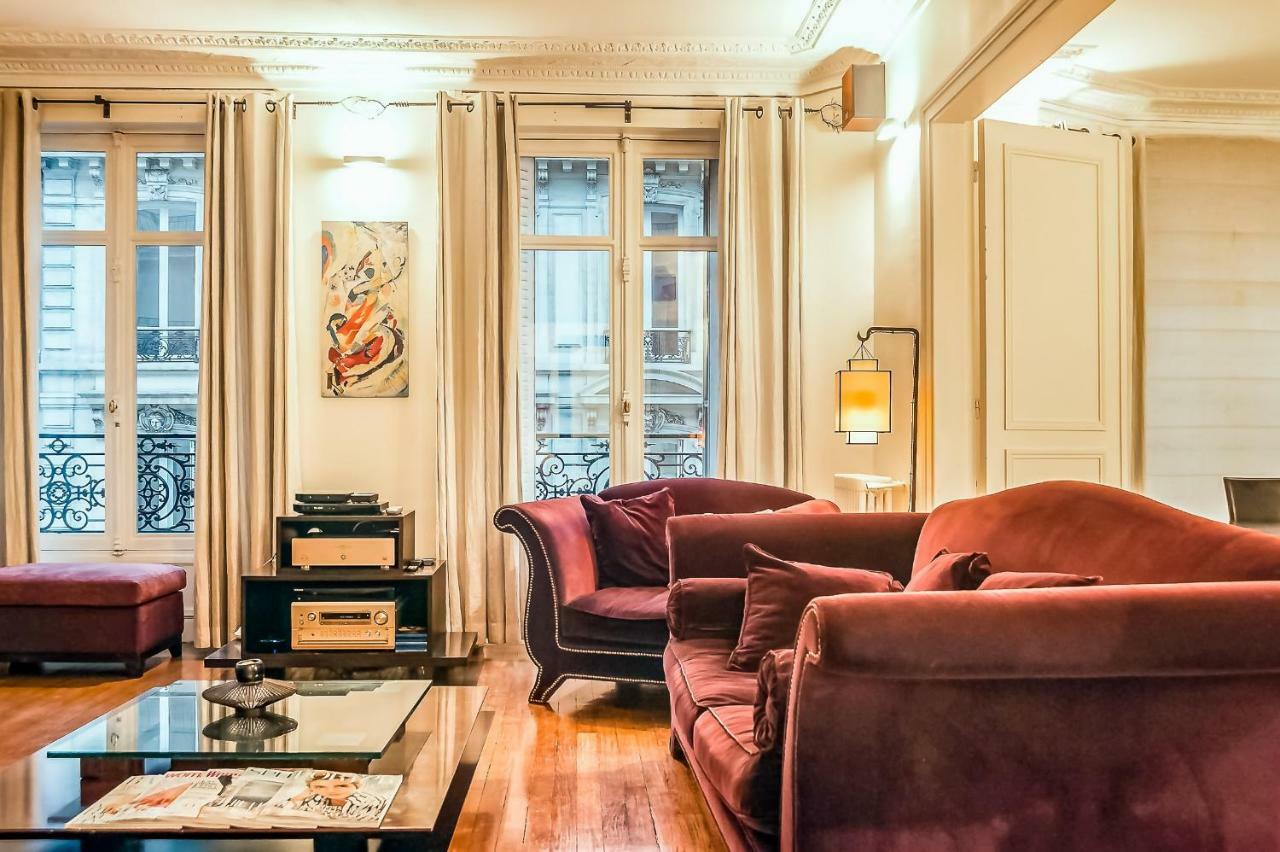 Apartment Rue Arsene Houssaye In *