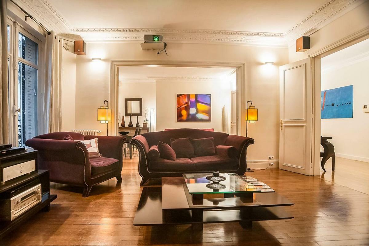 Rue Arsene Houssaye In Apartment Paris