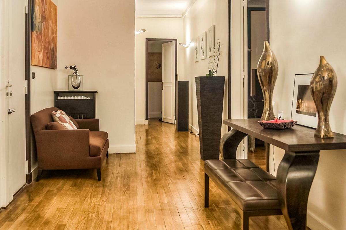 Rue Arsene Houssaye In Apartment Paris