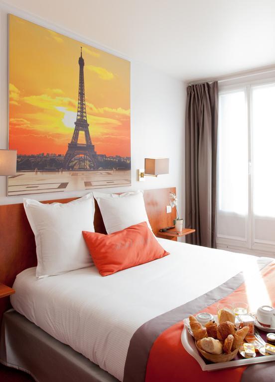 Alyss Saphir Cambronne Eiffel Hotel