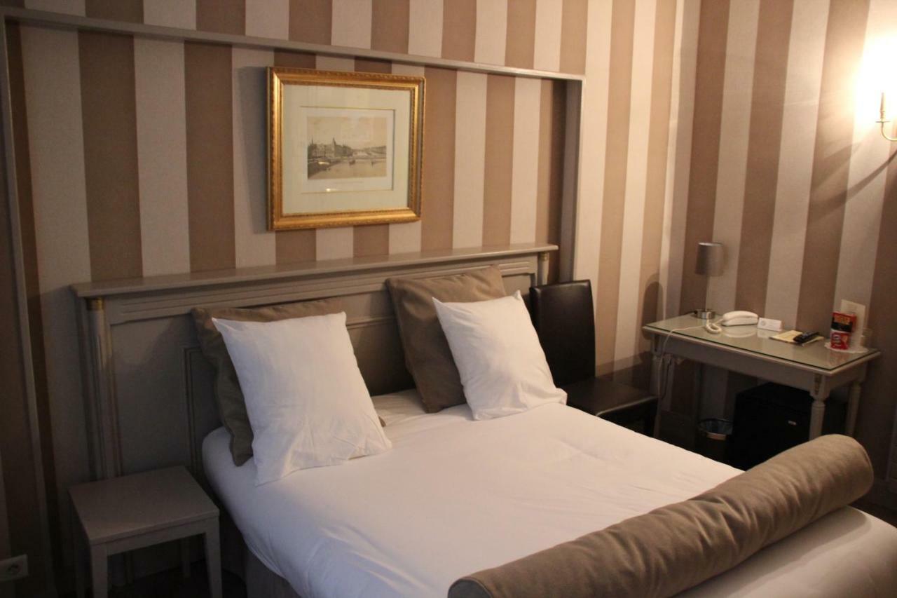 Hotel Saint Cyr Etoile Paris
