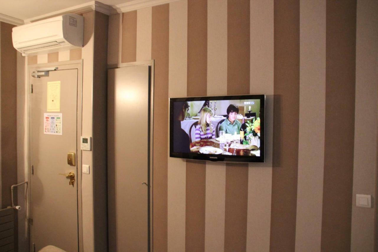 Hotel Saint Cyr Etoile Paris