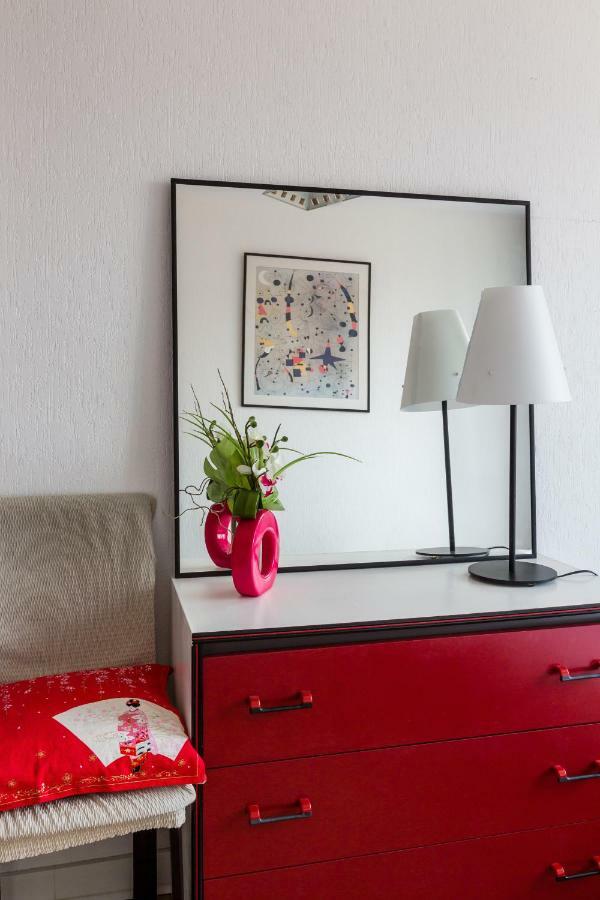 Veeve - Canal Saint Martin Pad Apartment