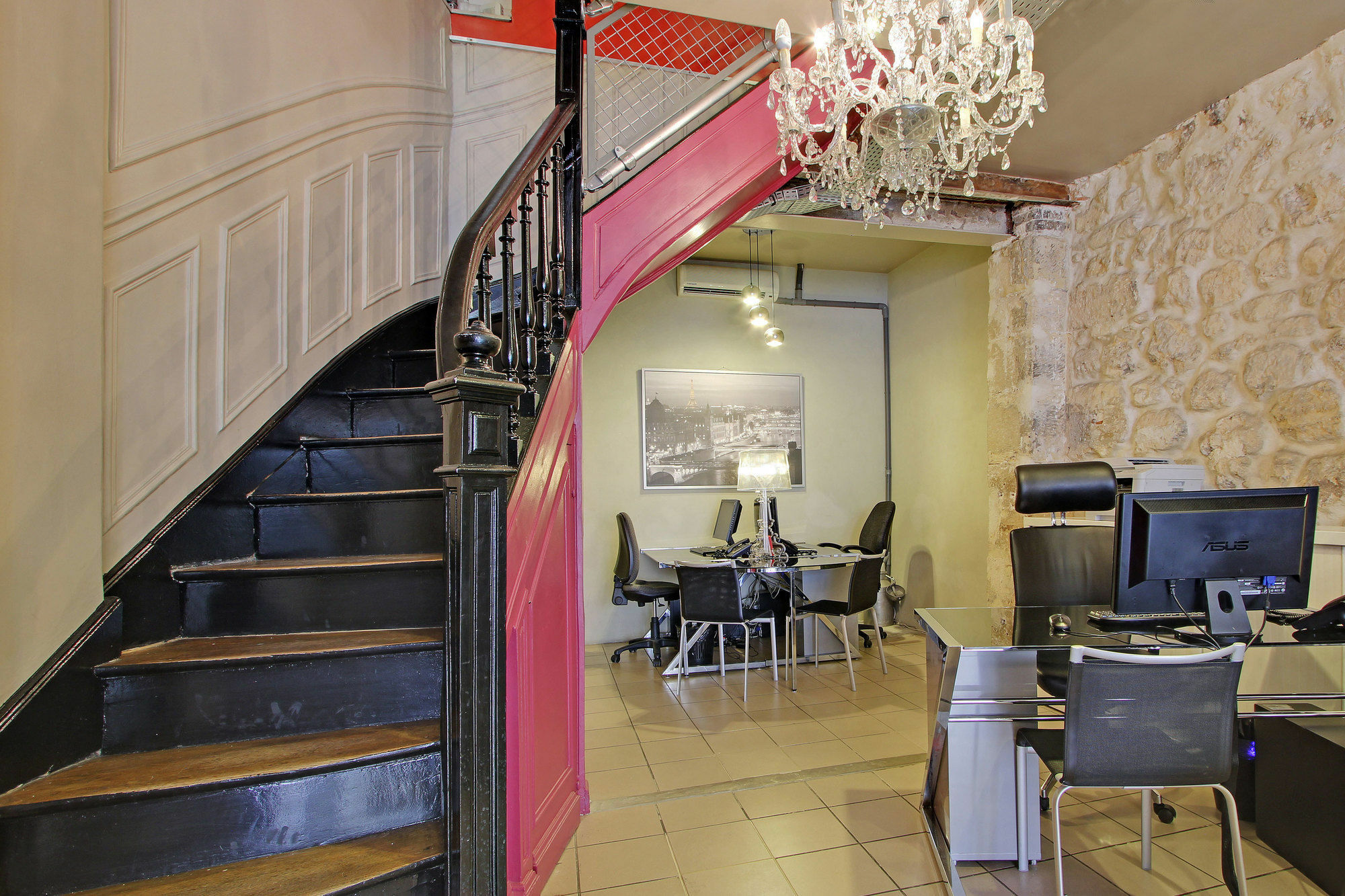 Hotel Centre - At 2*
