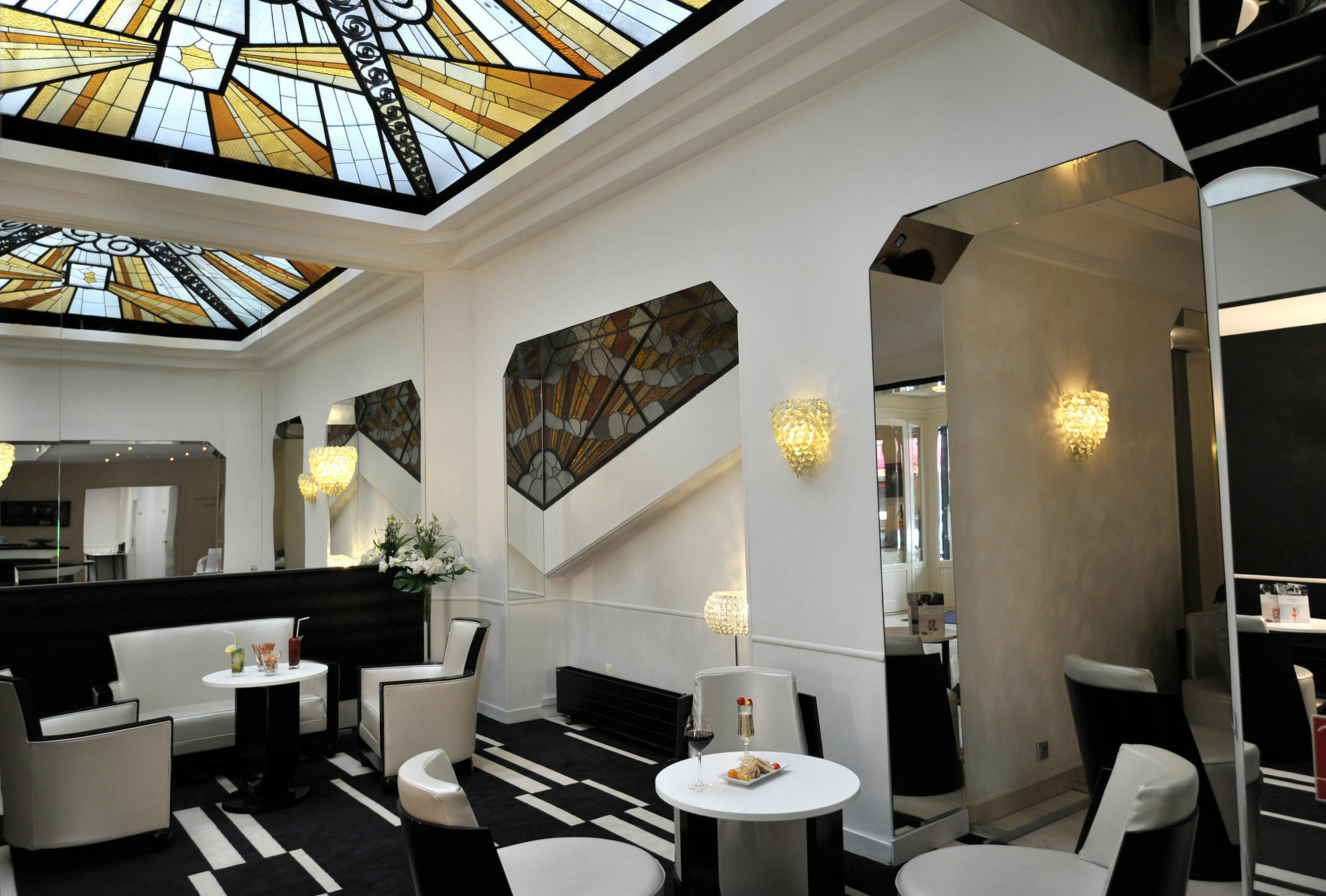 Mercure Opéra Faubourg Montmartre Hotel 4*