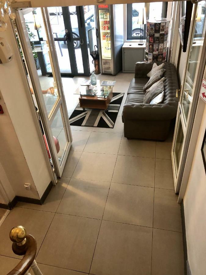Hotel Saint-hubert Gare De Lyon 3*