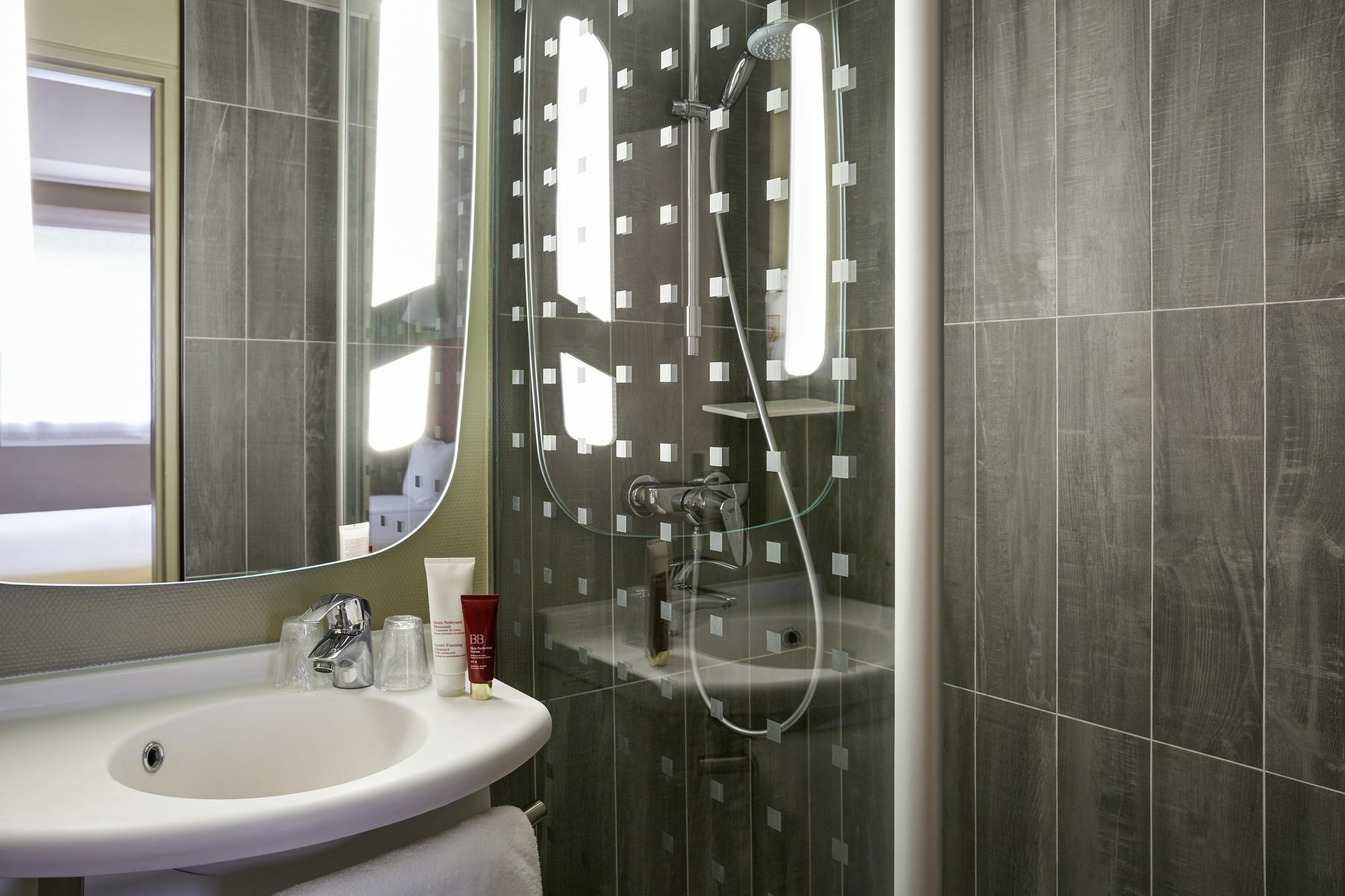Ibis Canal Saint Martin Hotel Paris