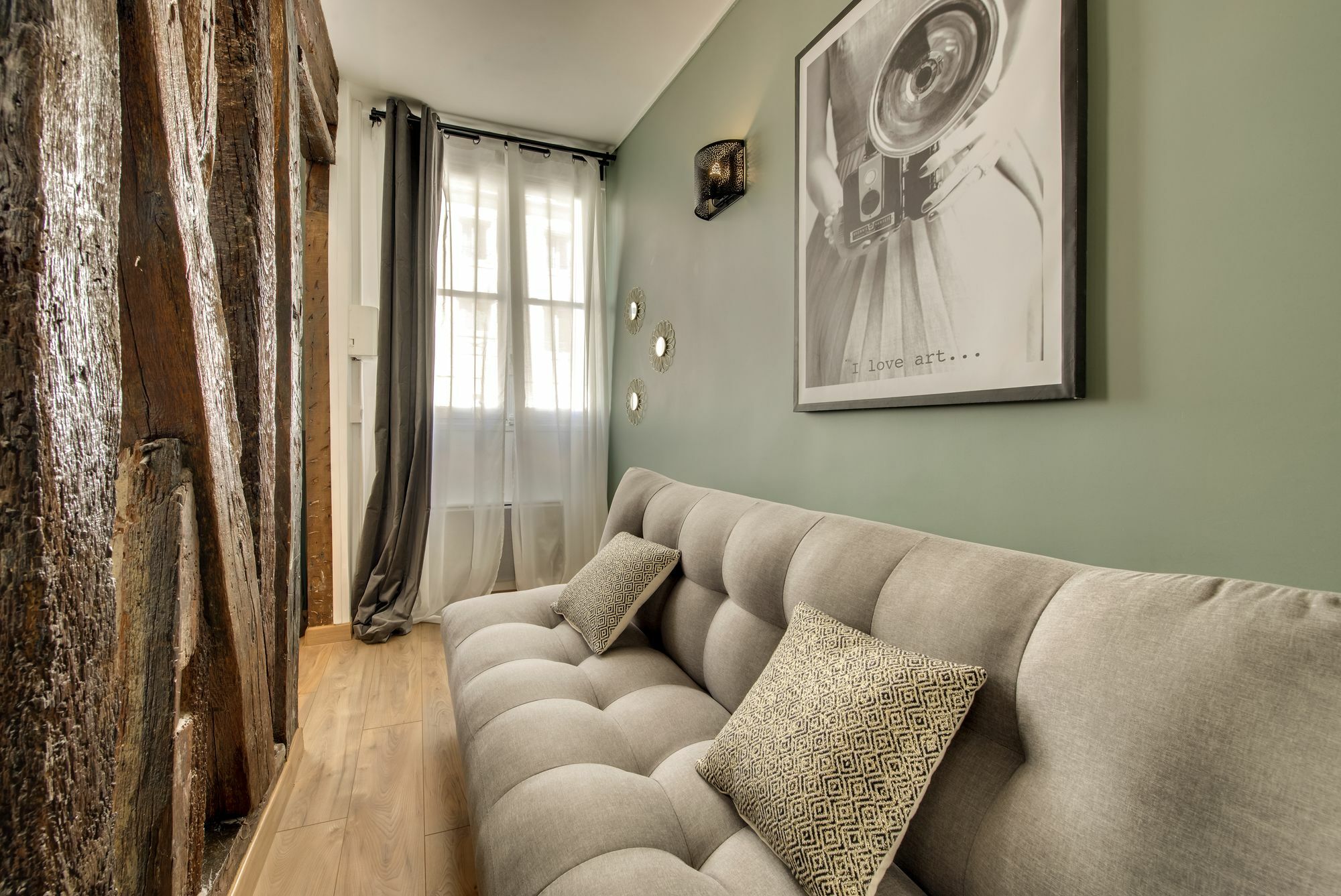 Apartment Beautiful Triplex In The Center Of