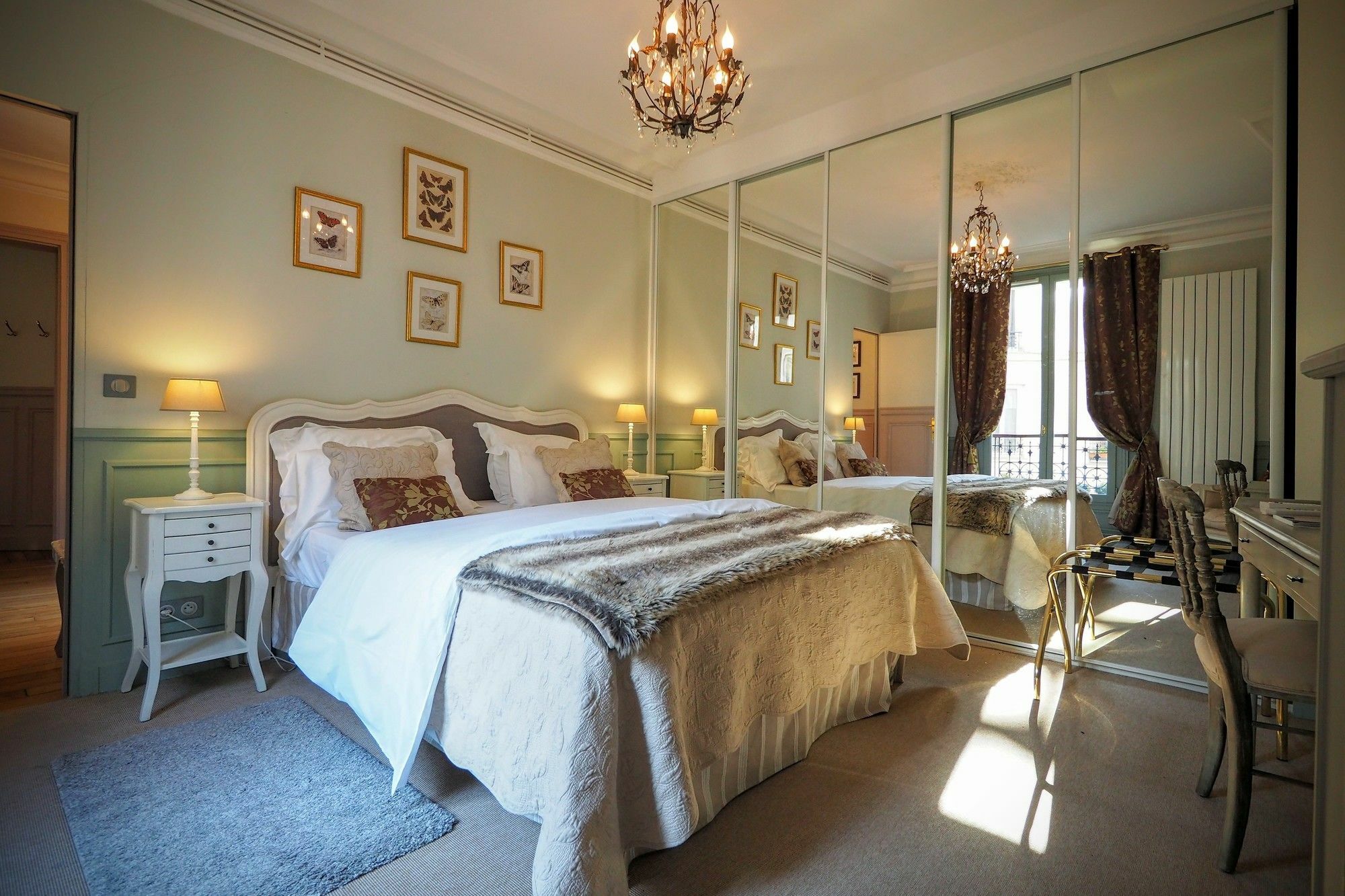 Chambre d hôte : Louvre Elegant Apt Suite Paris