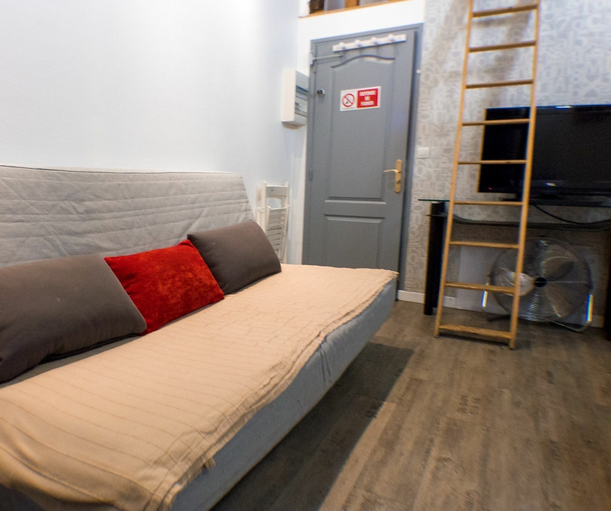 Petit Pompidou Apartment Paris