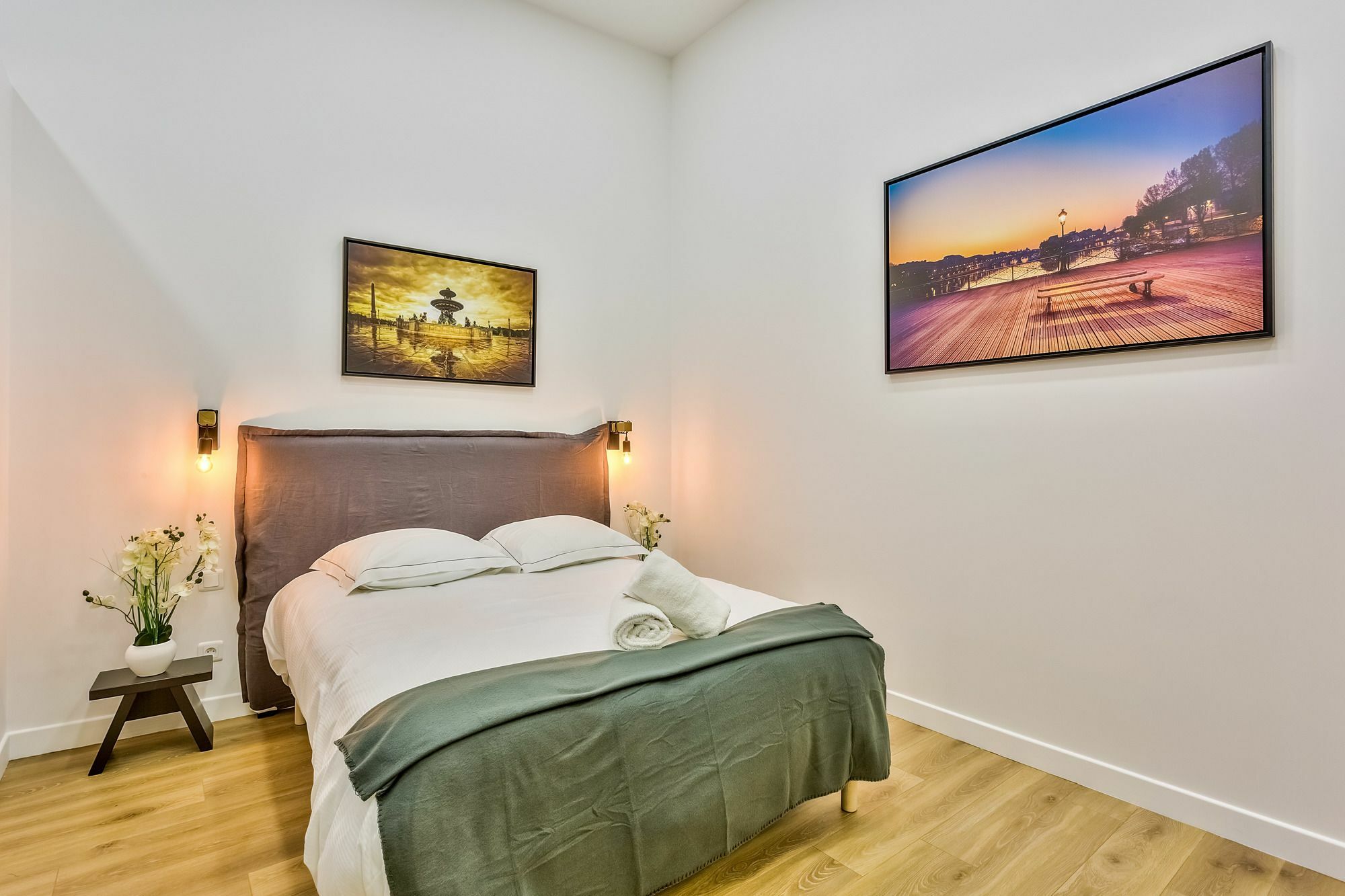 05 - Designed Parisian Flat Apartment *