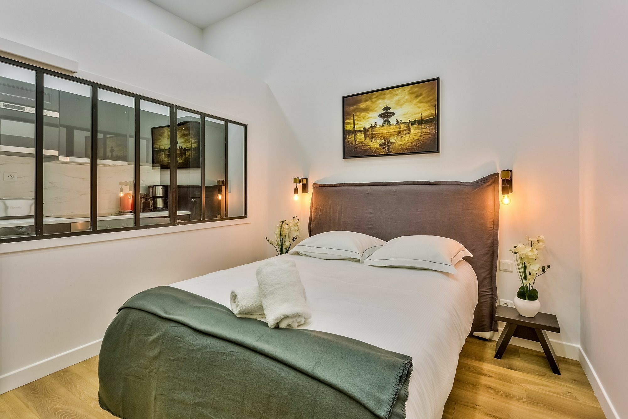 05 - Designed Parisian Flat *