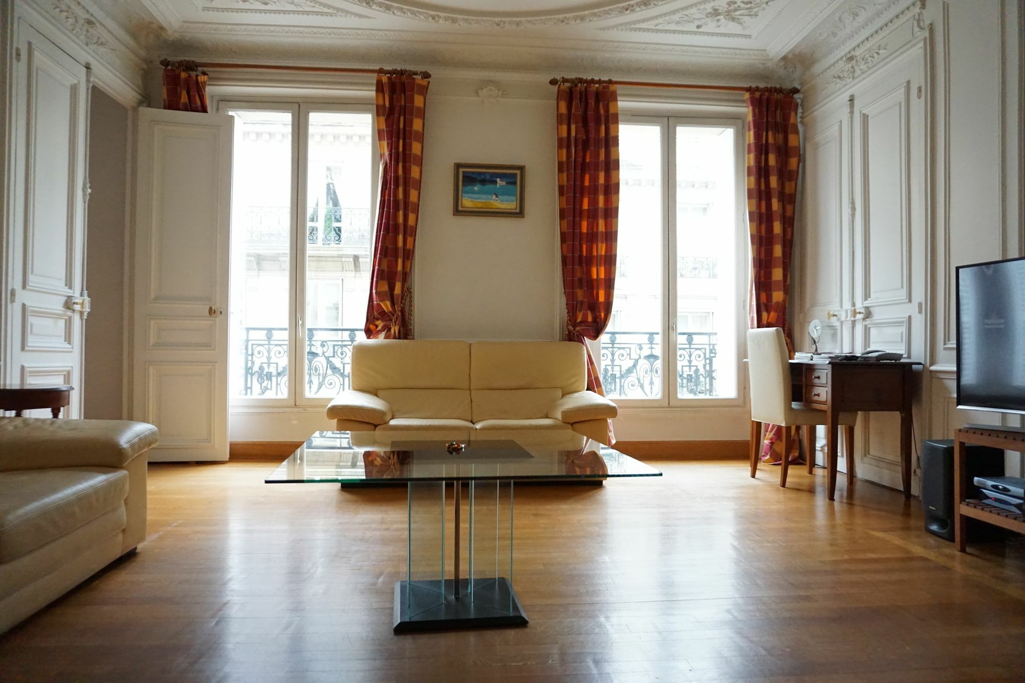 Apartment Place Des Etats Unis-5 Pieces-130 M² -paris 16 Paris