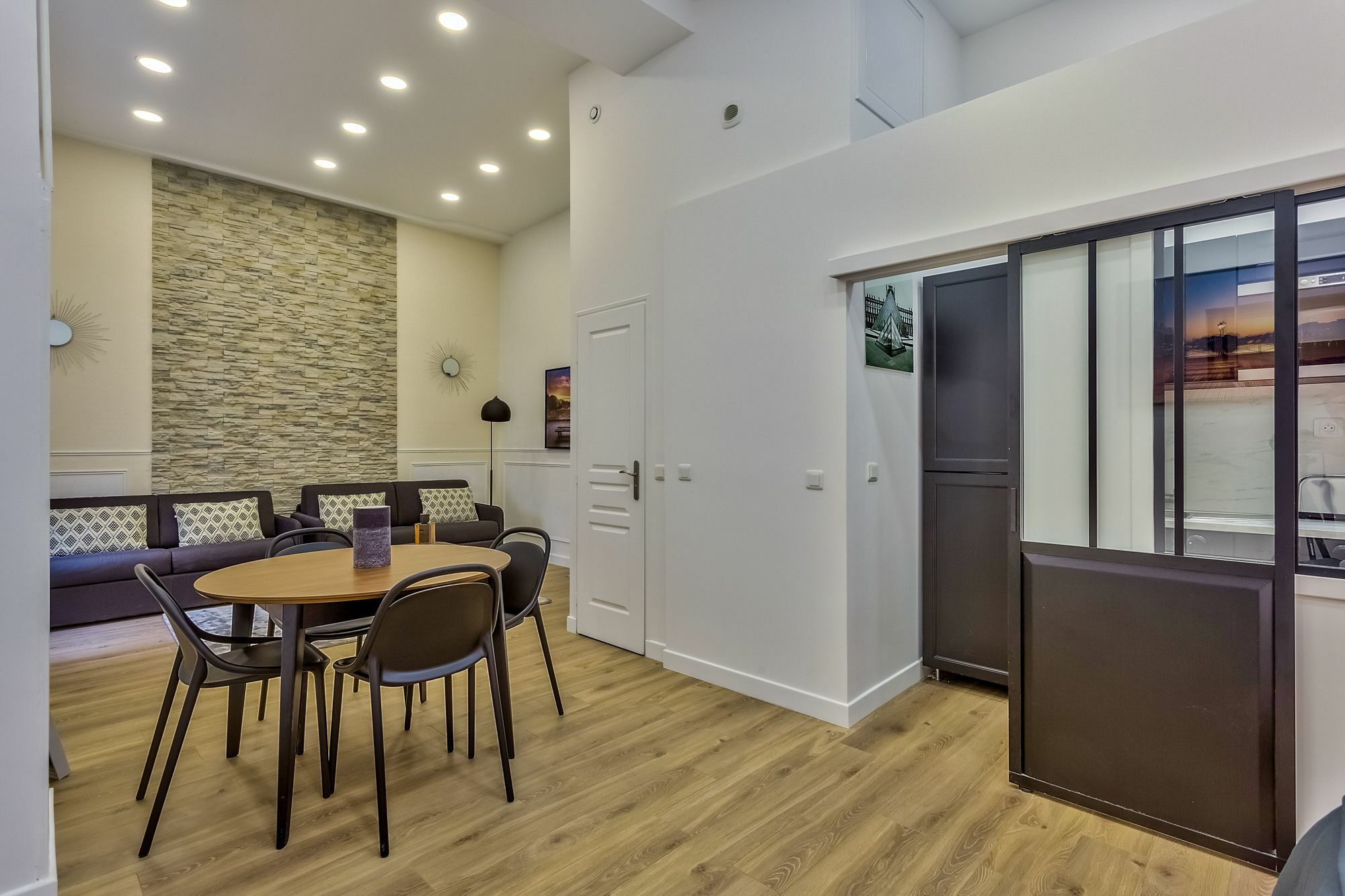 05 - Designed Parisian Flat *