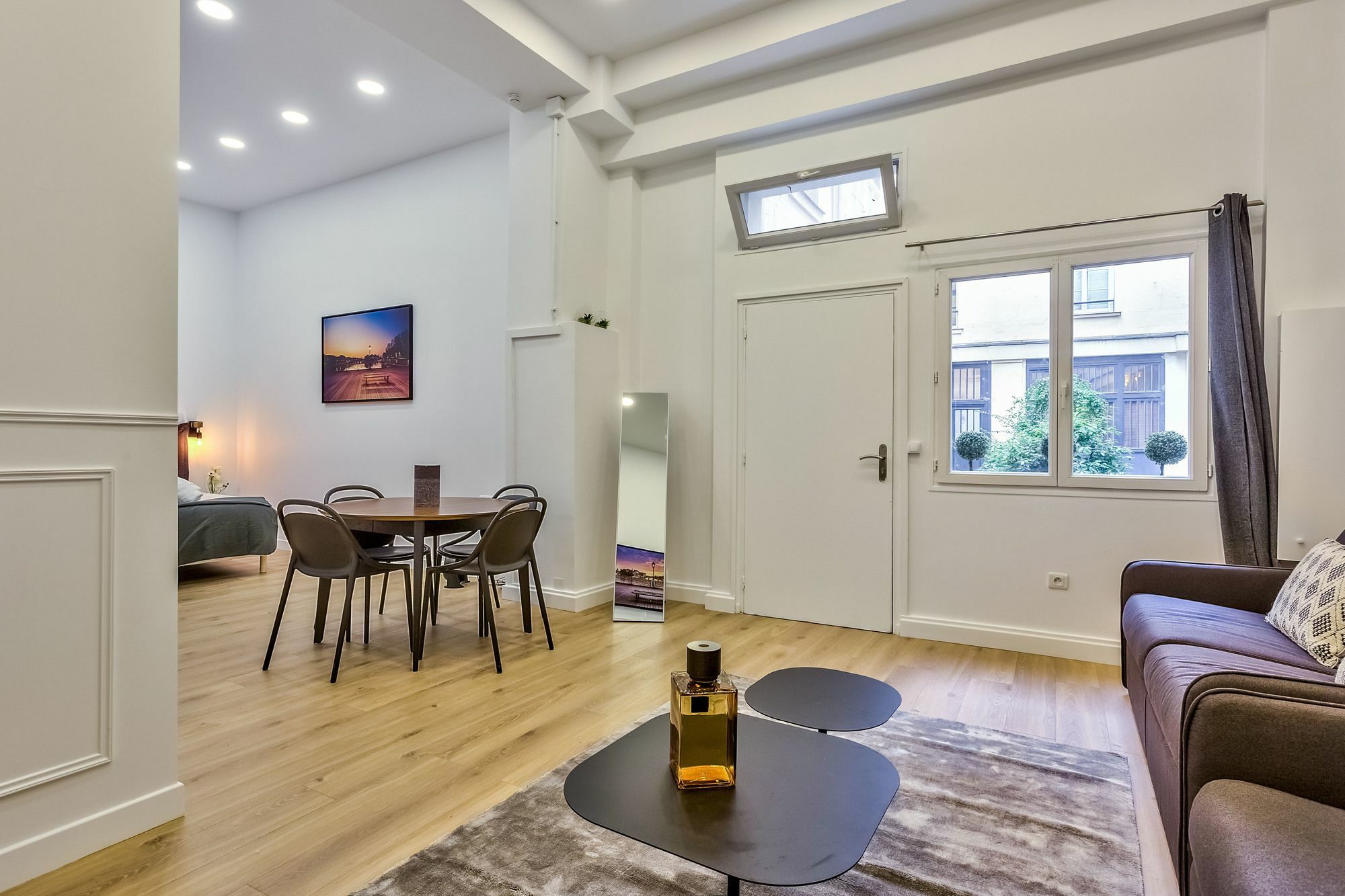 05 - Designed Parisian Flat Apartment