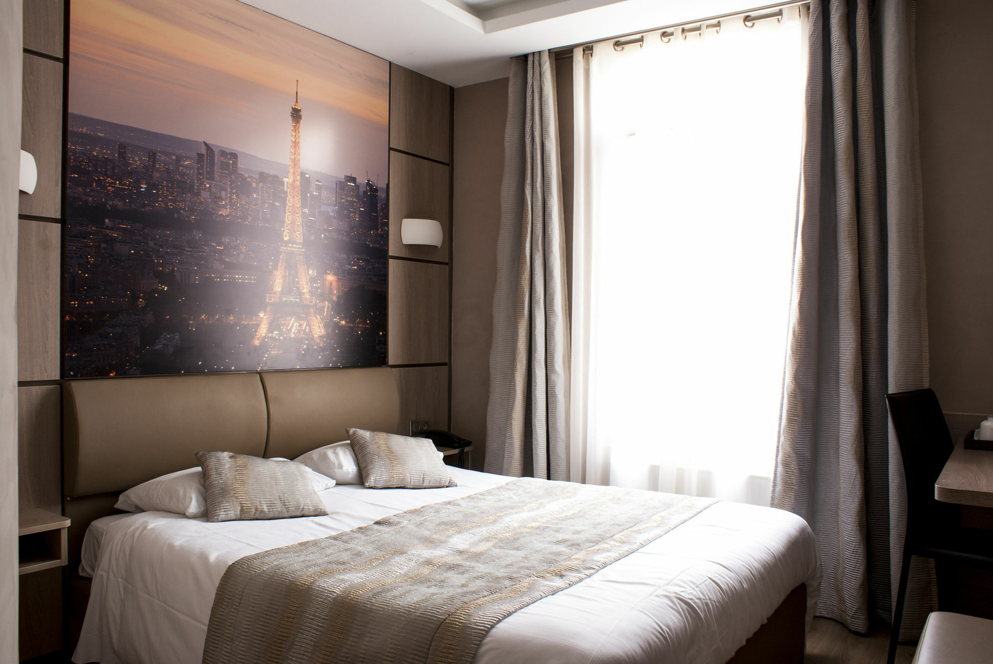 Esteem Tour Eiffel Hotel 4*