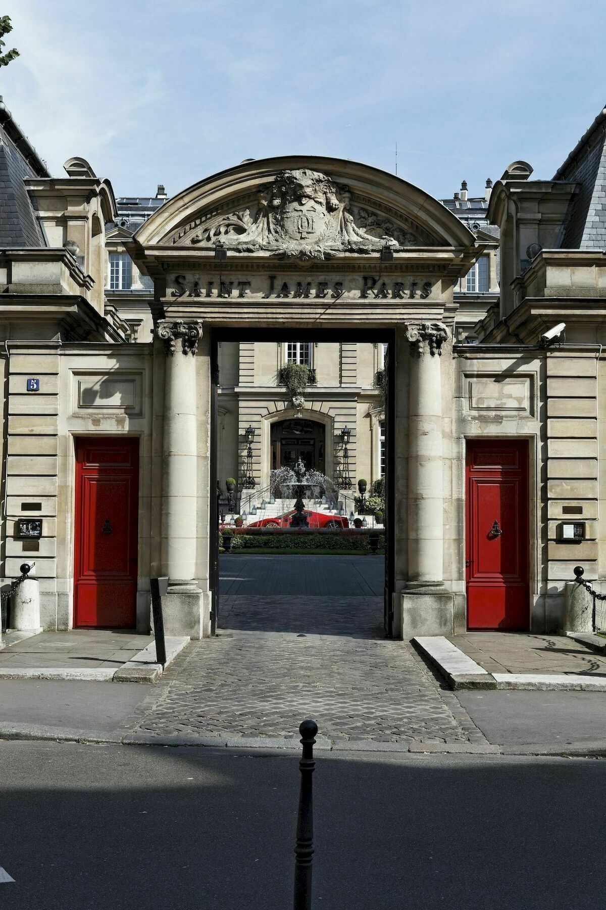 Saint James Paris