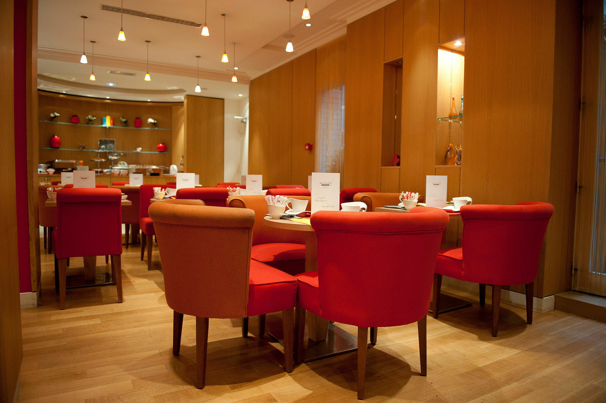 Westside Arc De Triomphe Hotel 4*