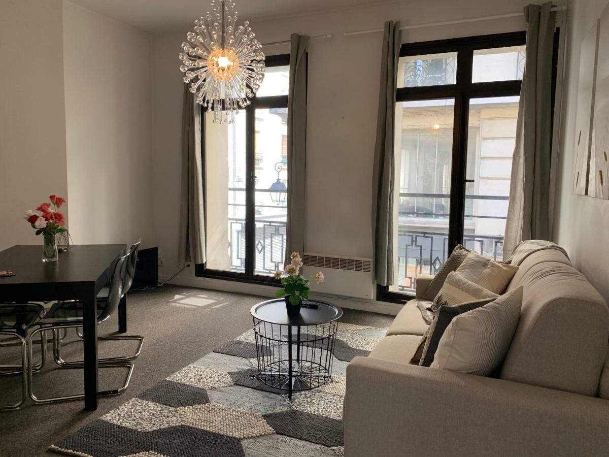 Sweet Apartment Paris