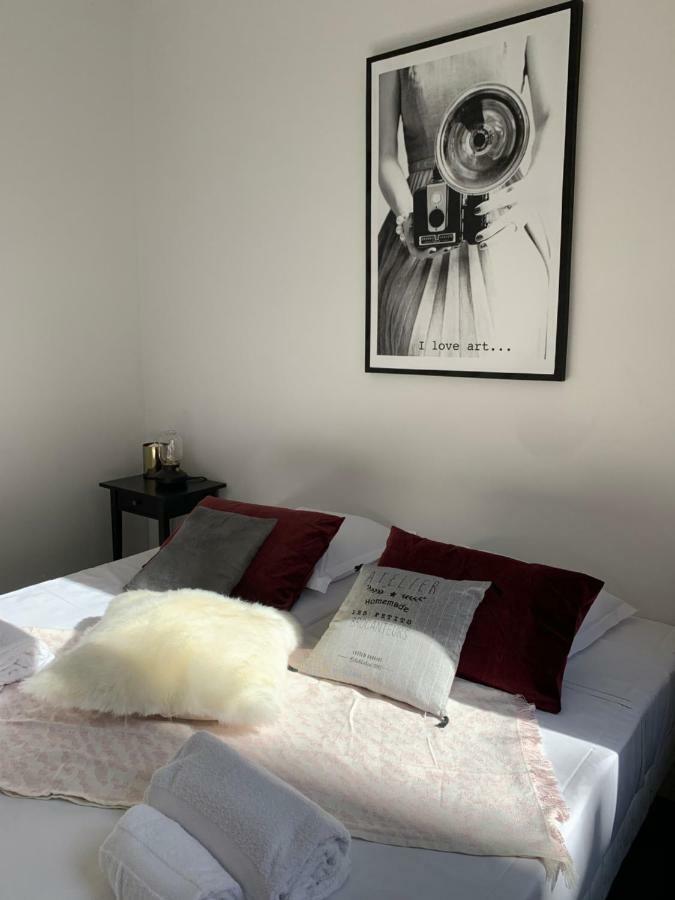 Apartment Sweet *