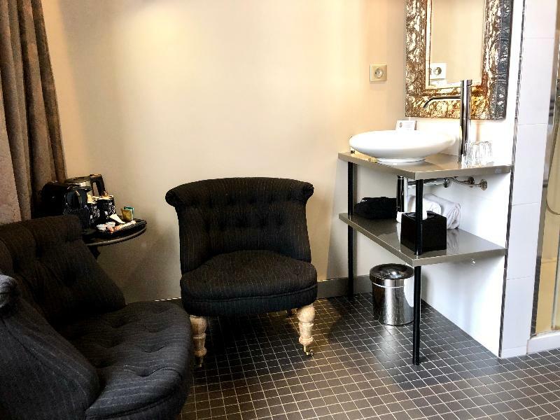 Eugène En 4* Paris