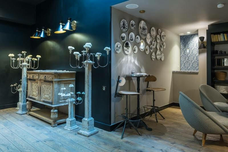 Eugène En 4* Paris