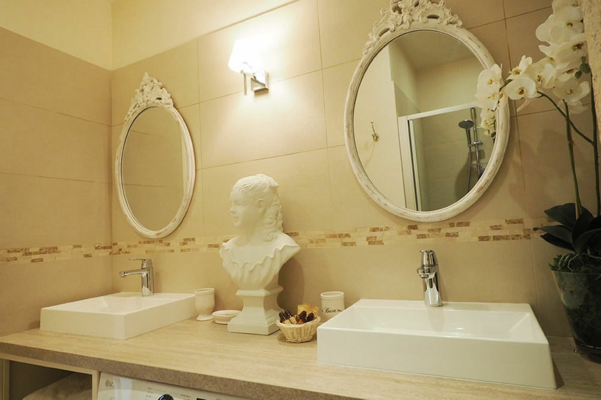 - Saint Germain Apartment Paris