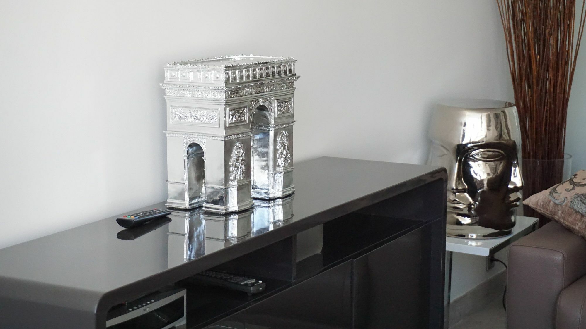 Apartment Faubourg Saint-honore - - 8 *