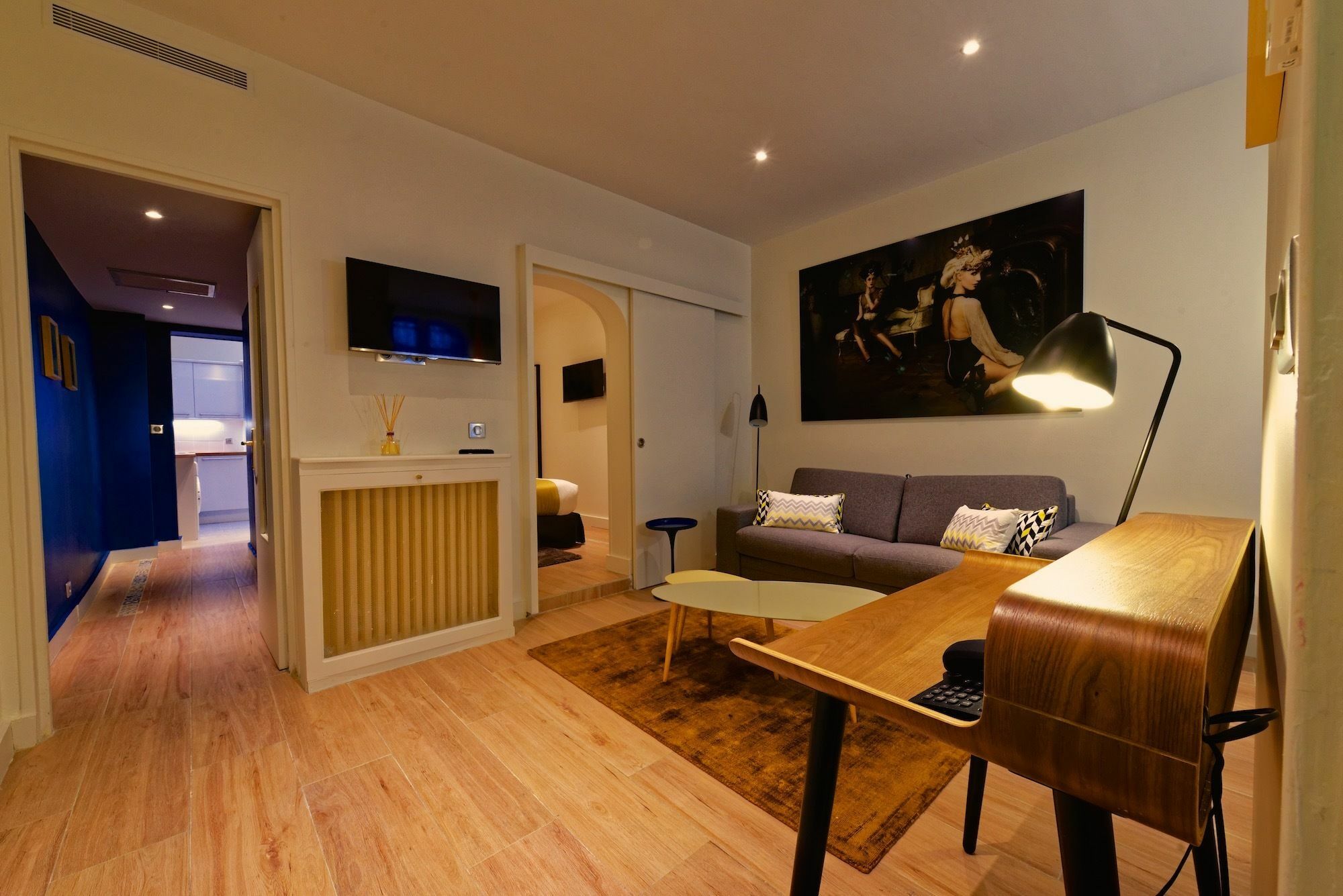 De La Gaîté Hotel